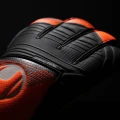 Вратарские перчатки Uhlsport SOFT RESIST+ черно-оранжевые 1011318 01