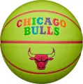 Баскетбольний м'яч Wilson NBA TEAM NEON CHICAGO BULLS салатово-рожевий Розмір 7 WZ4037402XB7