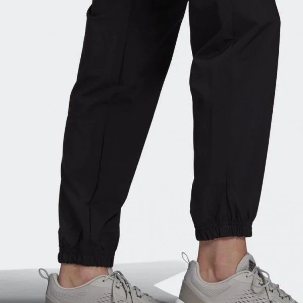 Спортивные штаны женские Adidas W SL FT C 78PT черные GM5546