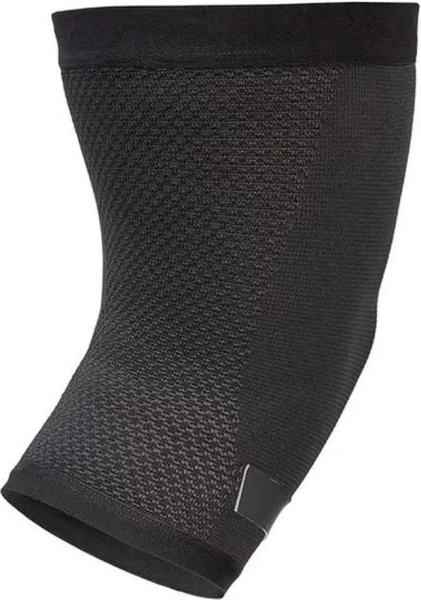 Фіксатор коліна Adidas PERFORMANCE KNEE SUPPORT чорно-червоний S ADSU-13321RD