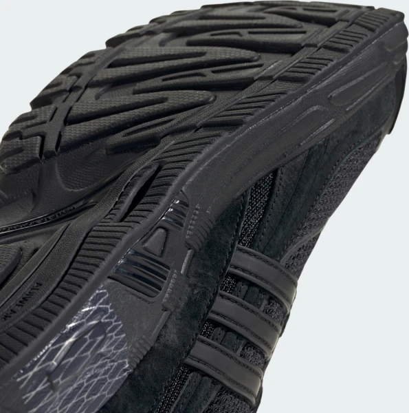Кроссовки для трейлраннинга Adidas RESPONSE CL черные ID8307