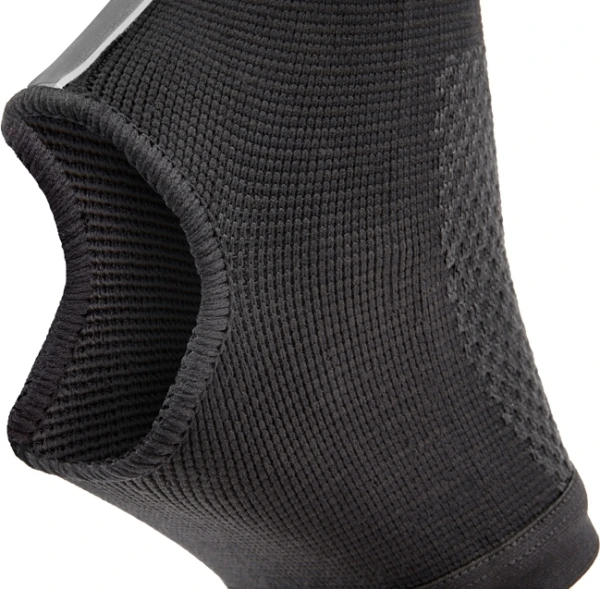 Фіксатор щиколотки Adidas PERFORMANCE ANKLE SUPPORT чорний S ADSU-13311
