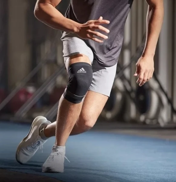 Фиксатор колена Adidas PERFORMANCE KNEE SUPPORT черный XL ADSU-13324-NL