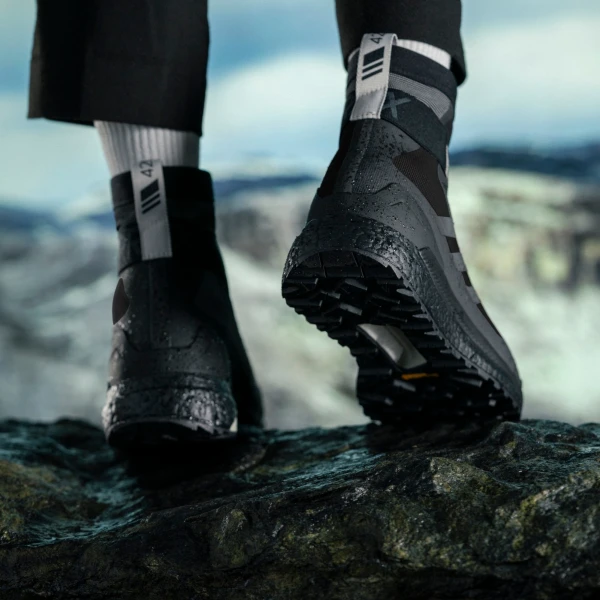 Ботинки для хайкинга женские Adidas TERREX FREE HIKER C.RDY черные FU7224
