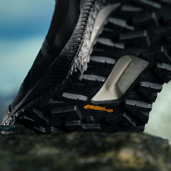 Ботинки для хайкинга женские Adidas TERREX FREE HIKER C.RDY черные FU7224