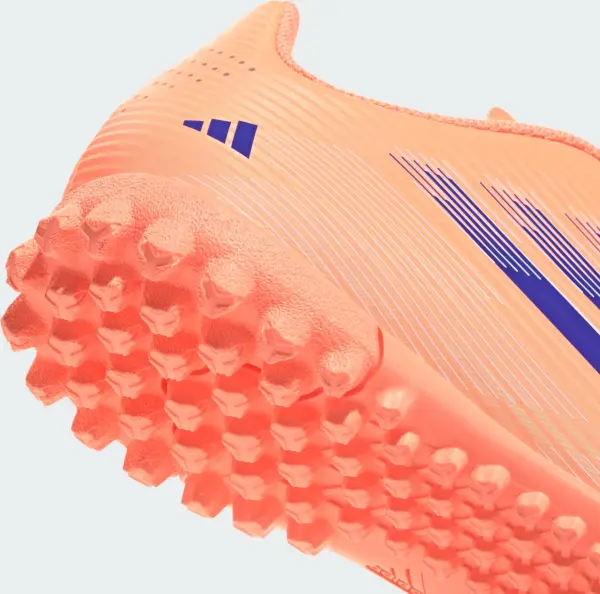 Сороконожки (шиповки) детские Adidas F50 CLUB TF персиково-синие JI0040