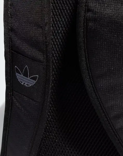 Рюкзак Adidas ADICOLOR 20.25L чорний IT7602