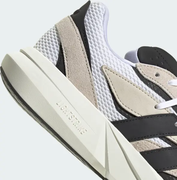 Кроссовки Adidas LIGHTBLAZE бело-бежево-черные JH6944