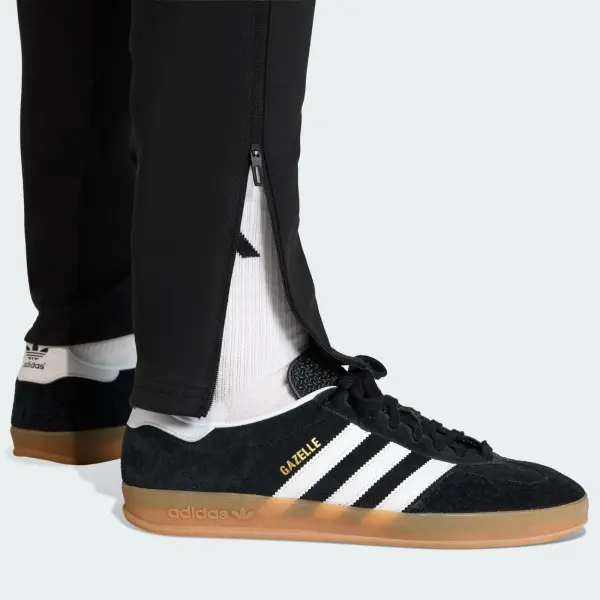 Спортивні штани Adidas TIRO TRAVEL SWEAT чорні KF6072