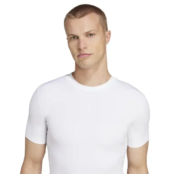 Компрессионная футболка Adidas TECHFIT белая JP4675