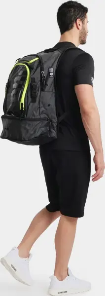 Рюкзак Arena FASTPACK 3.0 40L черно-лимонный 005295-101