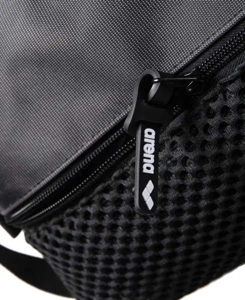 Косметичка Arena ONE GO POCKET BAG 7L чорна 010242-100