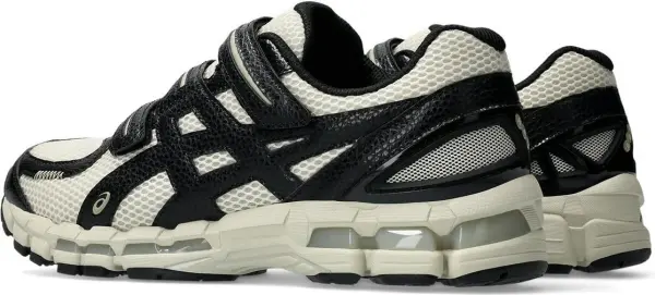 Кроссовки Asics GEL-KAYANO 20 кремово-черные 1203A499-250
