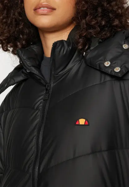 Куртка женская Ellesse CORTESE черная SGT19177-011