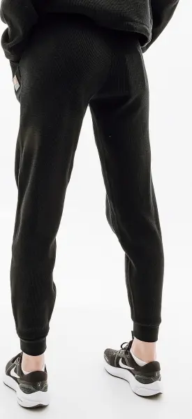 Спортивные штаны женские Ellesse LORINA черные SRR17808-011