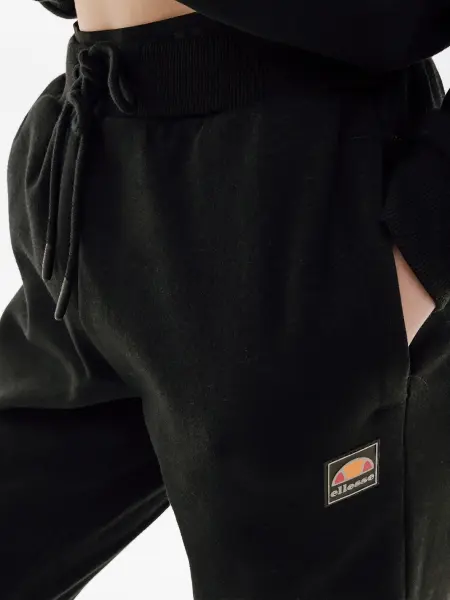 Спортивні штани жіночі Ellesse SPERALLA чорні SRR17806-011