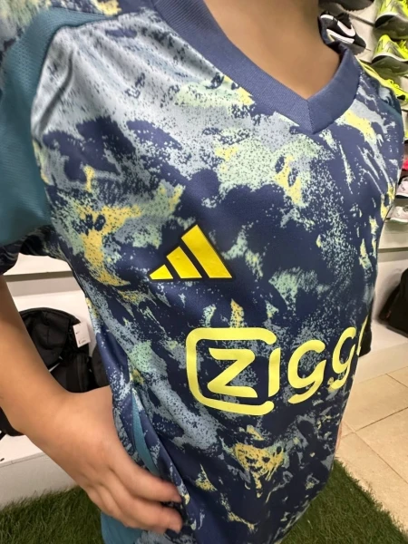 Футбольная форма детская Аякс (Ajax) 2024-2025 выездная дымчато-сине-желтая F0005