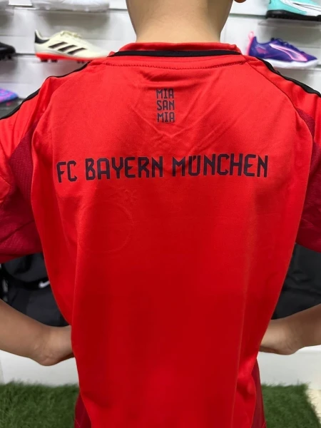 Футбольна форма дитяча Баварія (Bayern Munich) 2024-2025 домашня червоно-чорна F0006