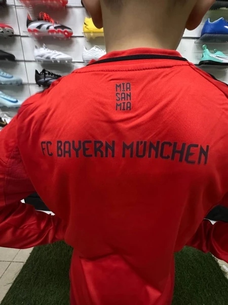 Футбольна форма з довгим рукавом дитяча Баварія (Bayern Munich) 2024-2025 домашня червоно-чорна F0007