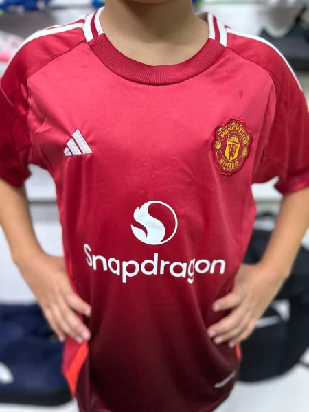 Футбольная форма детская Манчестер Юнайтед (Manchester United) 2024-2025 домашняя красно-белая F0024