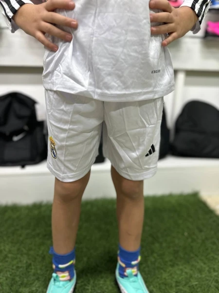Футбольна форма з довгим рукавом дитяча Реал Мадрид (Real Madrid) 2024-2025 домашня біло-чорна F0036