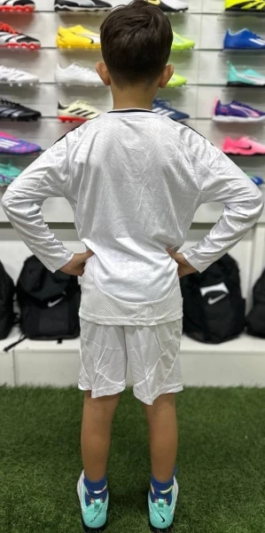 Футбольна форма з довгим рукавом дитяча Реал Мадрид (Real Madrid) 2024-2025 домашня біло-чорна F0036