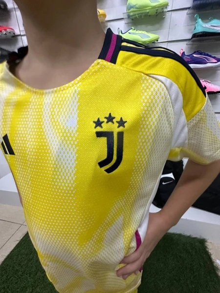 Футбольна форма дитяча Ювентус (Juventus) 2024-2025 виїзна жовто-біла F0040