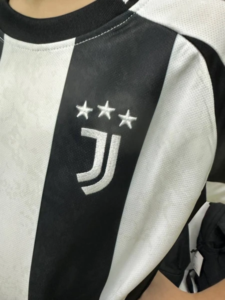 Футбольная форма детская Ювентус (Juventus) 2024-2025 домашняя черно-белая F0041