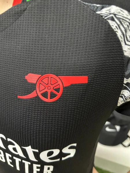 Футболка Арсенал (Arsenal) 2024-2025 выездная черно-красно-зеленая F0042