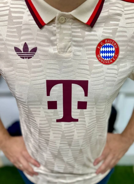 Футболка Бавария (Bayern Munich) 2024-2025 резервная бежево-красная F0049