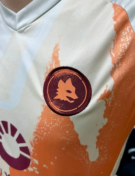 Футбольна форма Рома (Roma) 2024-2025 виїзна біло-персикова F0092