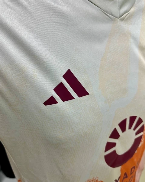Футбольна форма Рома (Roma) 2024-2025 виїзна біло-персикова F0092