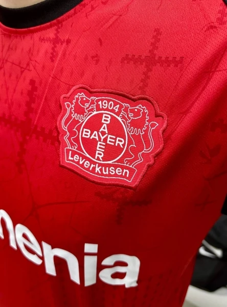 Футбольна форма Баєр (Bayer Leverkusen) 2024-2025 домашня червоно-чорна F0107