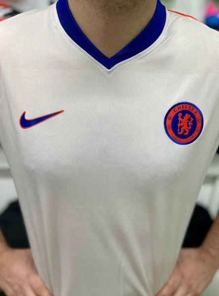 Футбольна форма Челсі (Chelsea) 2024/2025 виїзна бежево-синьо-помаранчева F0124