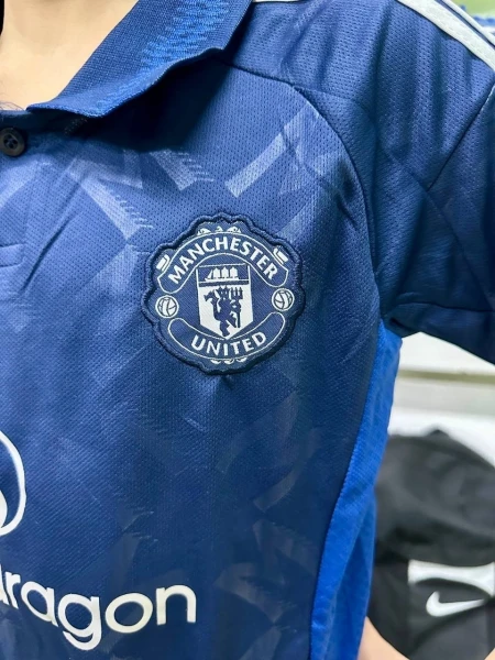 Футбольна форма дитяча Манчестер Юнайтед (Manchester United) 2024-2025 виїзна темно-синя F0131
