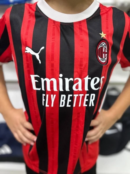 Футбольная форма детская Милан (Milan) 2024-2025 домашняя красно-черная F0129