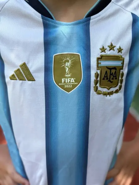 Футбольна форма дитяча збірної Аргентини 2026 Чемпіонат світу домашня біло-блакитно-чорна F0534