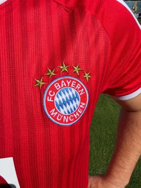 Футбольна форма Баварія (Bayern Munich) 2026-2027 домашня червоно-біла F0655
