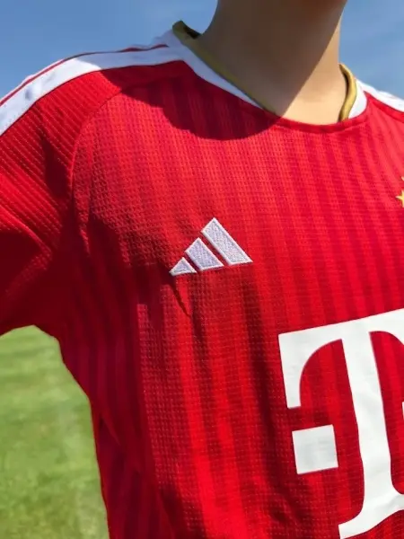 Футбольная форма детская Бавария (Bayern Munich) 2026-2027 домашняя красно-белая F0636