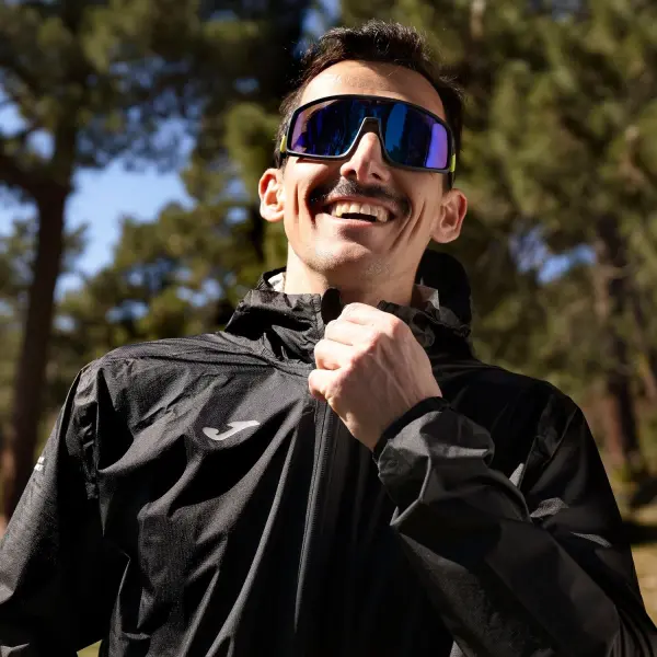 Вітровка для бігу Joma R-TRAIL чорна 102518.100