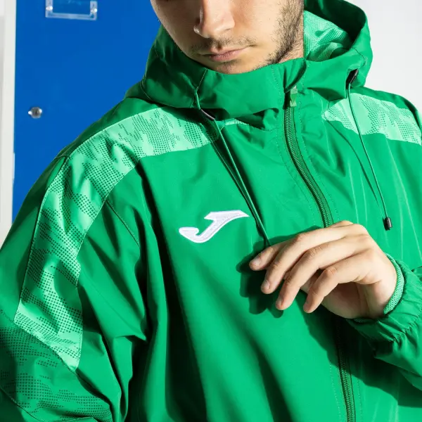 Ветровка Joma CHAMPIONS VIII зеленая 104374.450