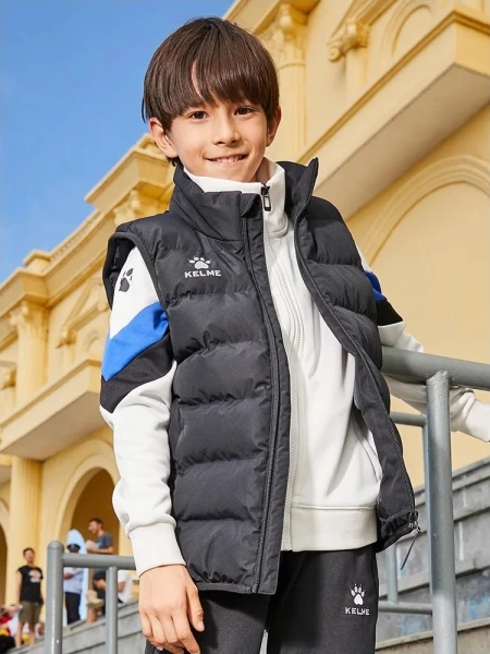 Жилетка зимова дитяча Kelme COTTON VEST чорна 8161MJ3001.9000