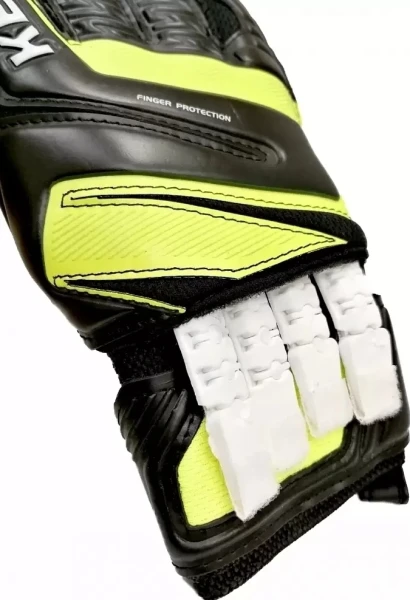 Вратарские перчатки Kelme ARQUERO черно-салатовые 8101ST5003.9010