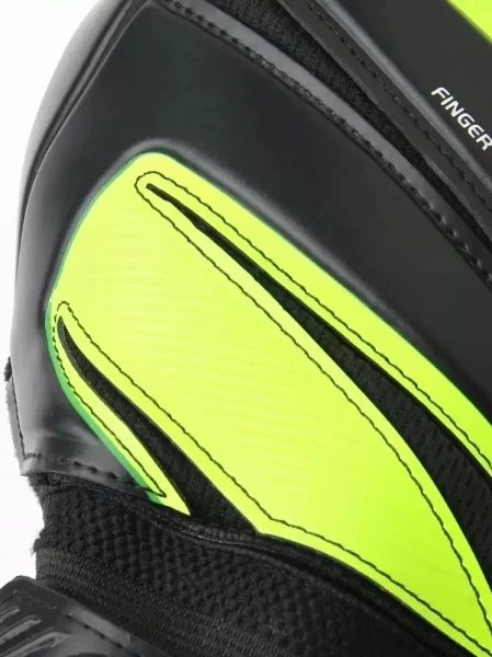 Вратарские перчатки Kelme ARQUERO черно-салатовые 8101ST5003.9010
