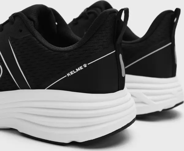 Кроссовки Kelme черные 8535YX5044.9003