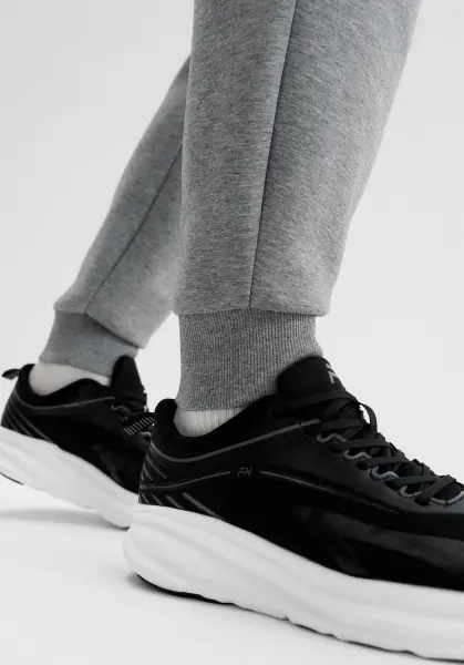 Спортивні штани Kelme сірі 7361CK1078.9222
