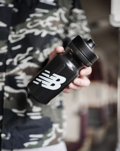 Бутылка для воды New Balance Core черная EQ03062MBKW