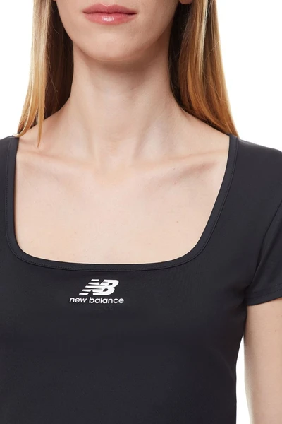 Жіноча футболка New Balance Athletics Amplified чорна WT21502BK