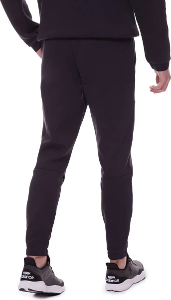Спортивные штаны New Balance R.W.Tech черные MP21143BK