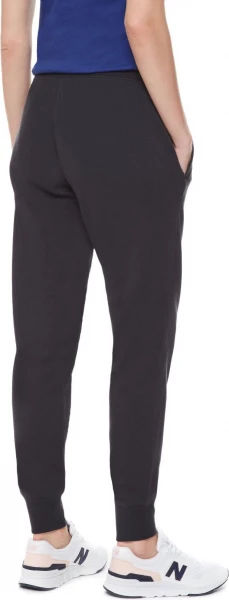 Спортивні штани жіночі New Balance Sport Core Plus чорні WP21801BK